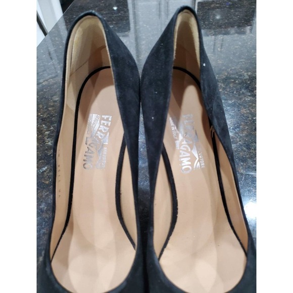 Salvatore Ferragamo Women's Black & Gold Toe More Suede Chain Cap-Toe Pumps 10 - Picture 4 of 14